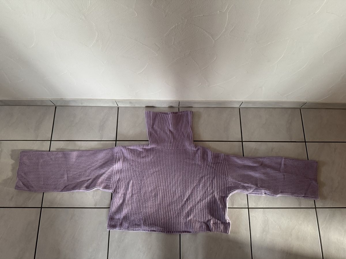 Pulls & Sweat-shirts: Lila Strickpullover mit Rollkragen – D'occasion à Hergiswil NW par kaufe_bei_kaufmann 2