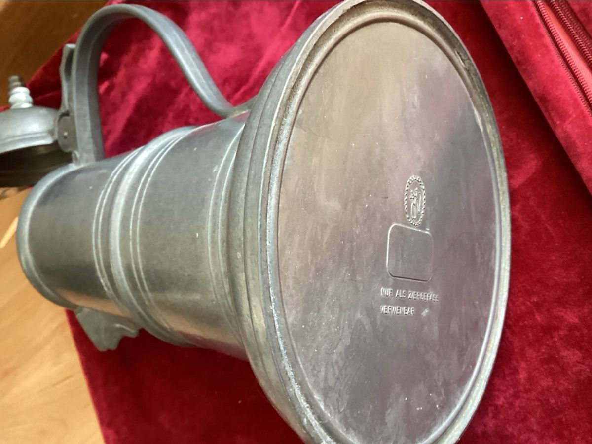 Alle Dekorationen: Antiker Gr. Zinnkrug mit Deckel gebraucht zur Dekoration – Gebraucht aus Nunningen von Vintage59 2