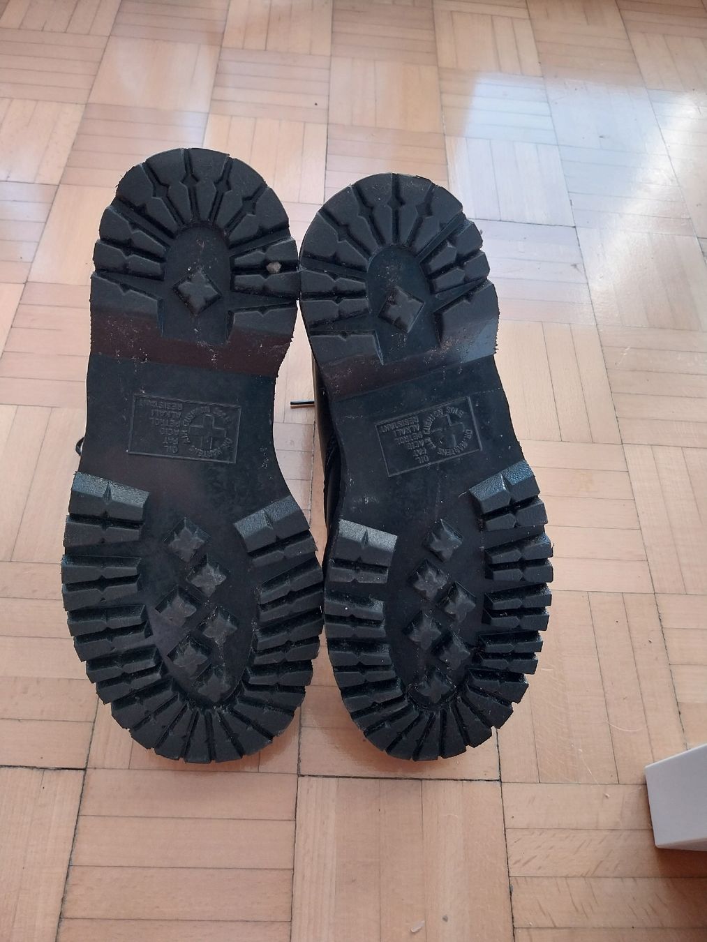 Dr. Martens Damenschuhe: Dr. Martens, Gr.39, Airwair – Gebraucht aus Luzern von bia_9xwy 4