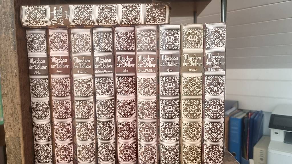 Bücher: Komplettes Band Märchen der Völker – Gebraucht aus Turbenthal von Cybergreek1978 3