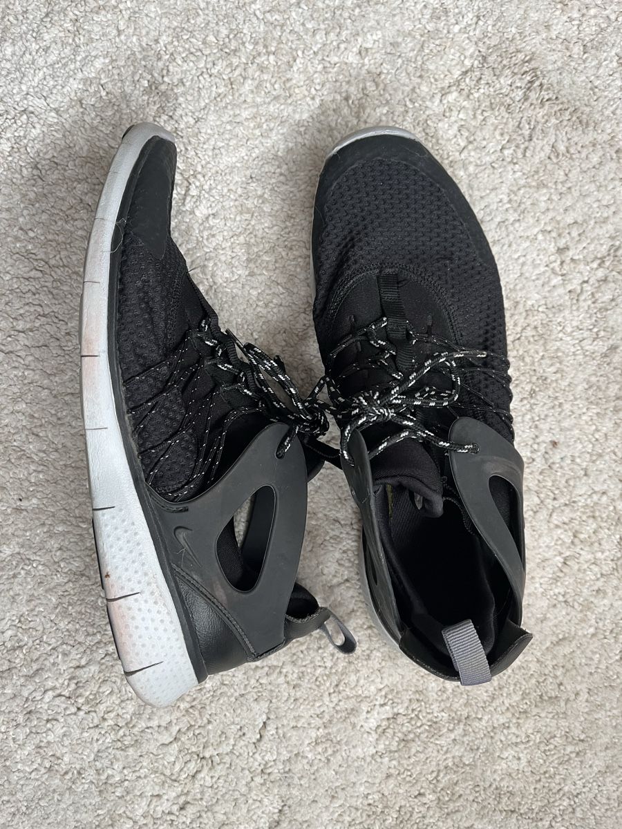 Nike Scarpe da uomo: Chaussures Nike de sport – Usato da Lutry venduto da meg_pk9l