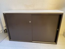 Büromöbel abschliessbar