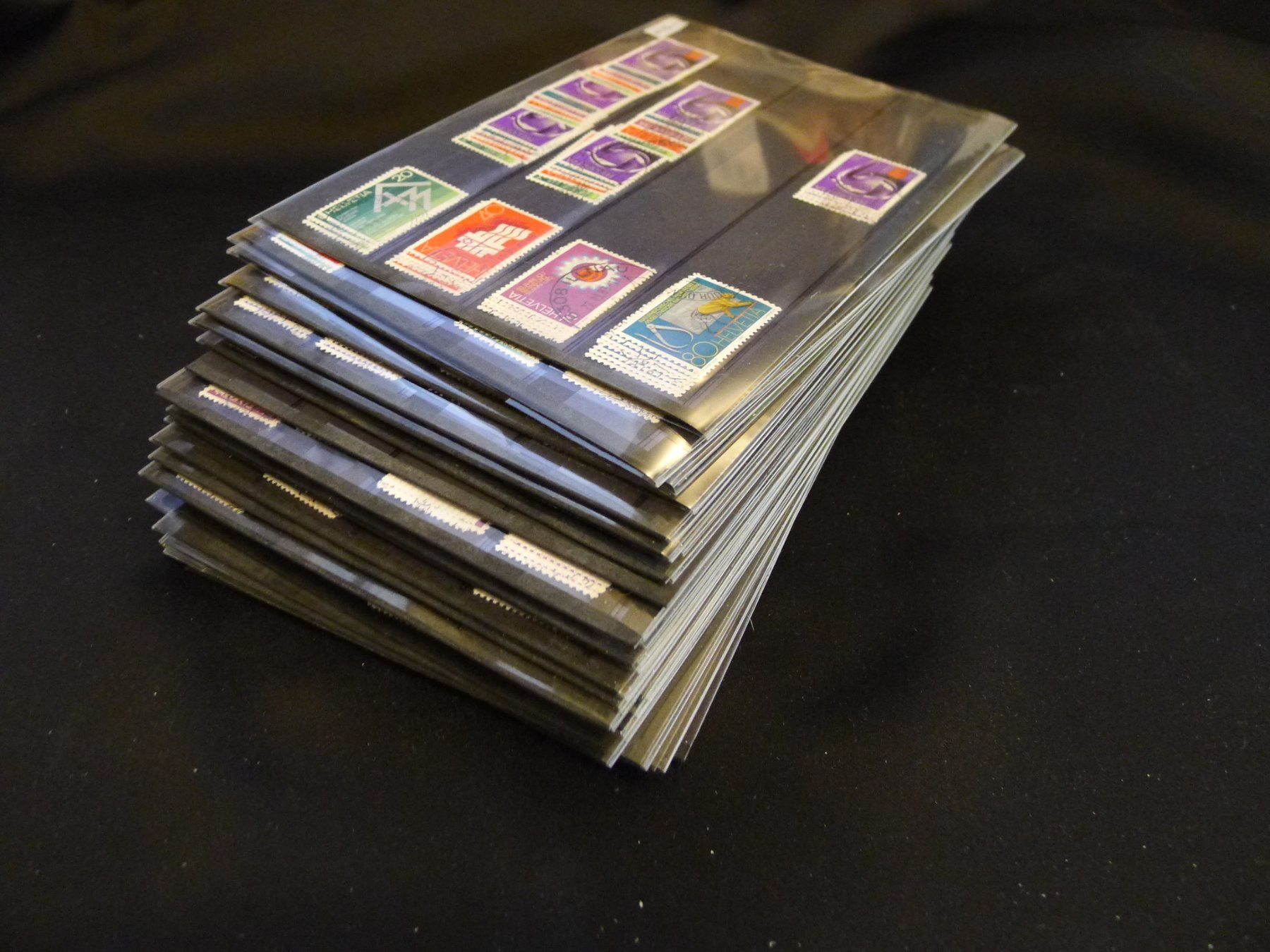 Alle Briefmarken: Schweizer Briefmarken Dubletten auf Steckkarten 1982-1985 – Gebraucht aus Dagmersellen von q1w2e3r4