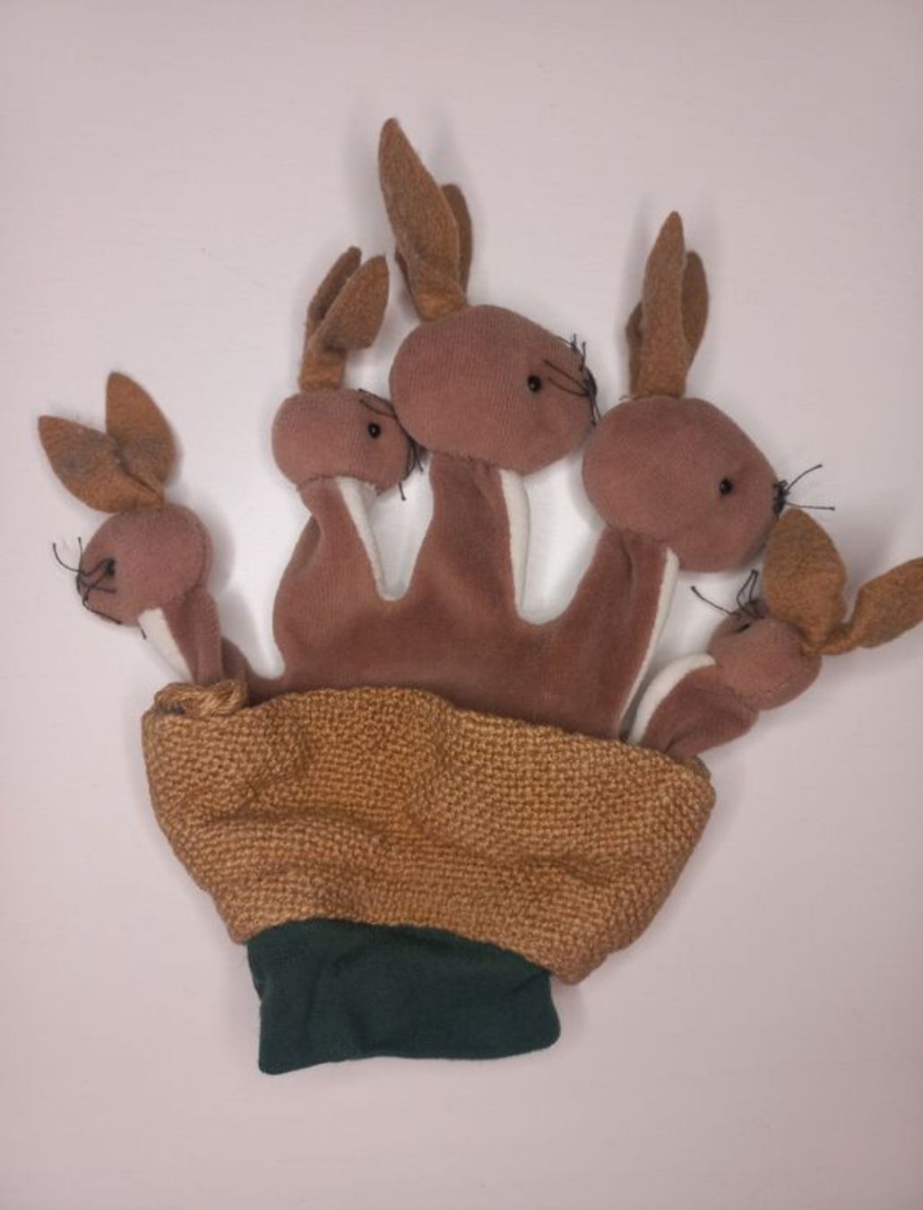 Giocattoli: Hasen im Korb - Handpuppe - Ungarn – Usato da Wangen b. Olten venduto da SecondStory4u 2