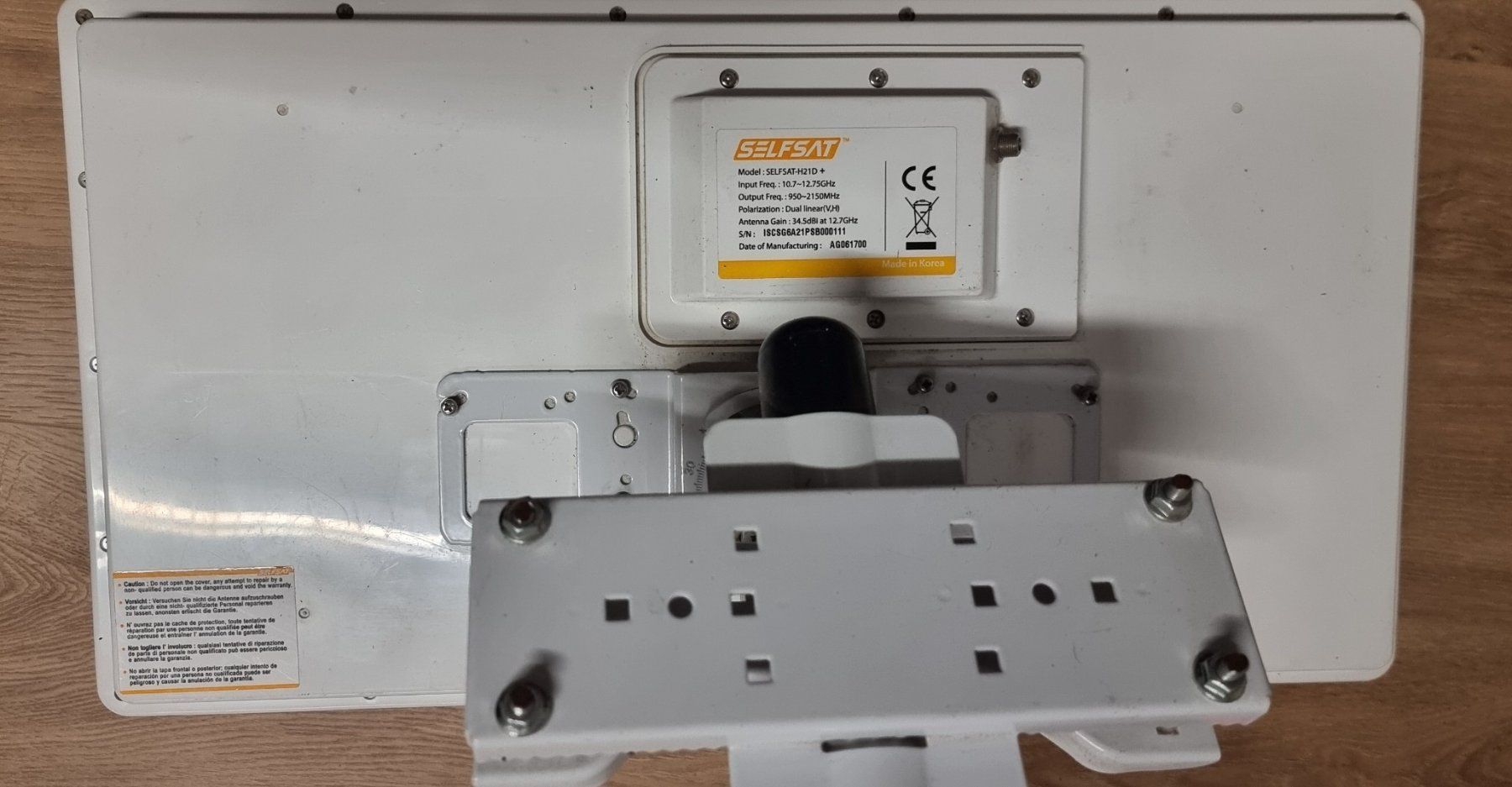 Satellitenschüssel: Selfsat H21D Flachantenne mit Stativ gebraucht – Gebraucht aus Bünzen von Sero100 1