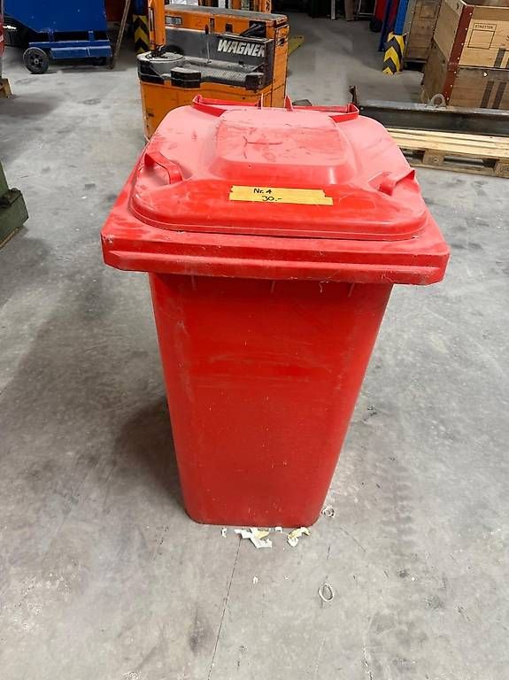 Altro per Ufficio & Commercio: Roter Kunststoffcontainer  – Usato da Wolhusen venduto da majesoj 1