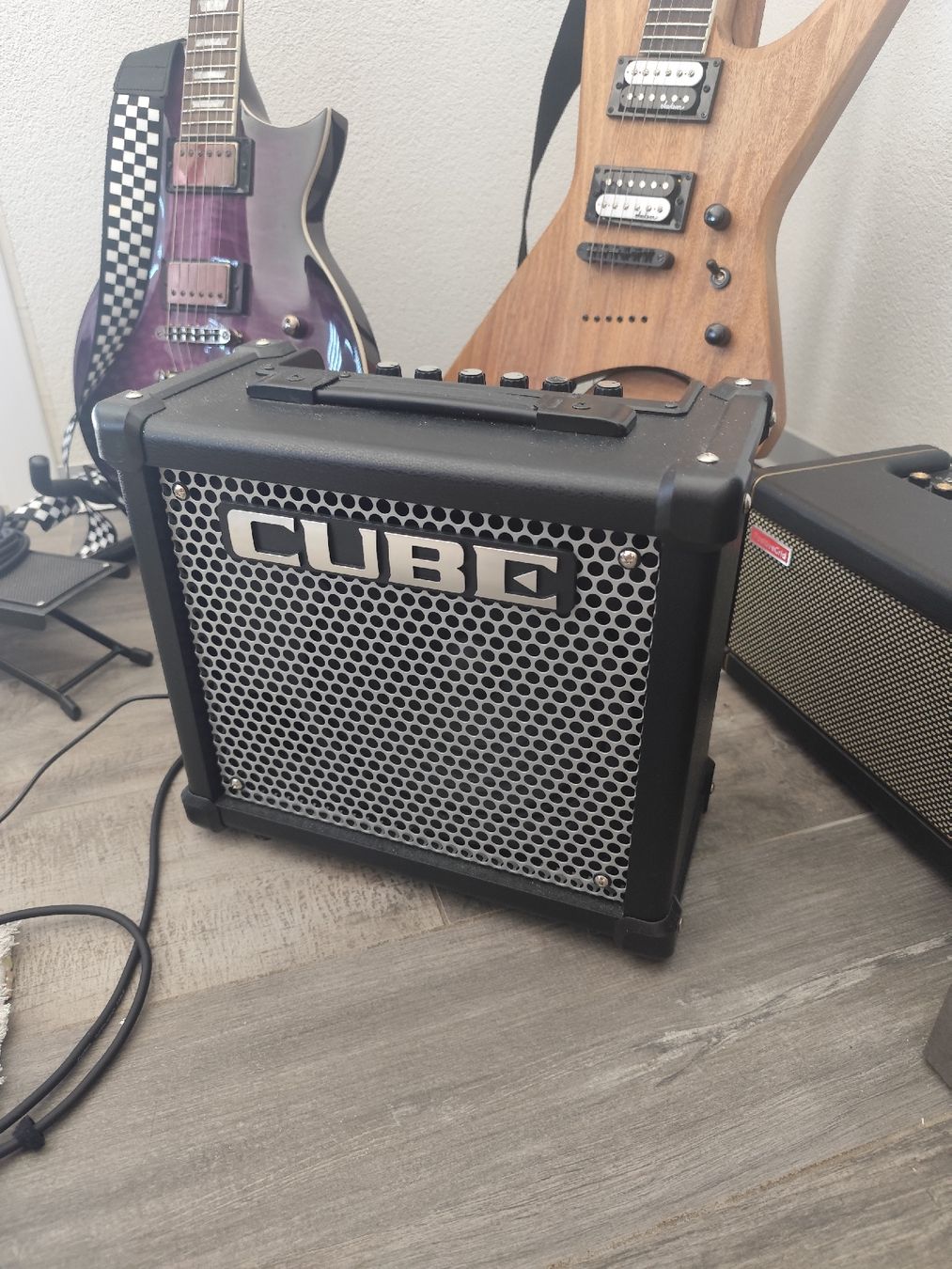 Roland Amplificatori: Amplificateur Roland Cube – Usato da Châtel-St-Denis venduto da don_nlx8