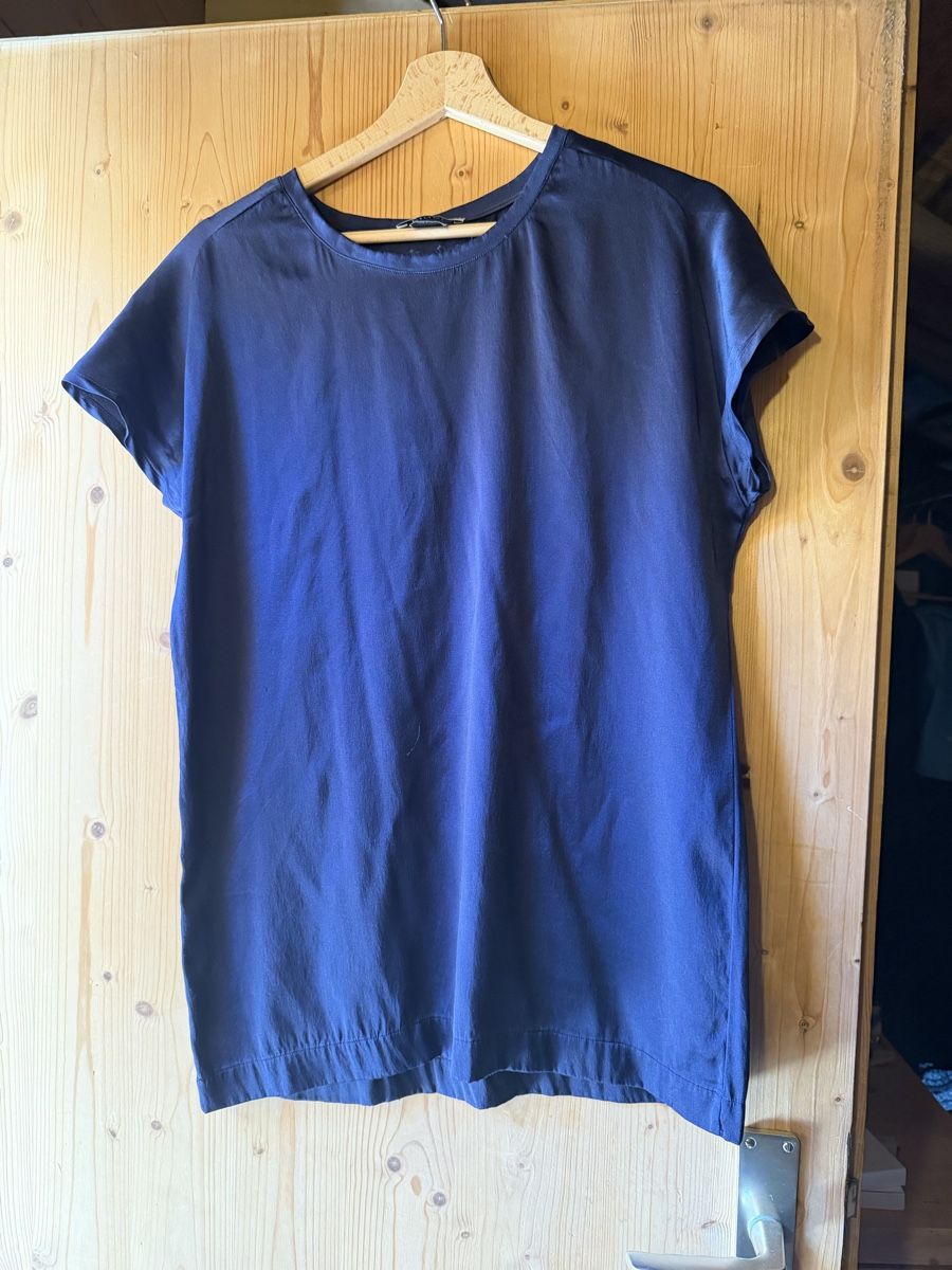 Pinko T-shirt: Seidenshirt von Pinko – Usato da Donat venduto da troja007