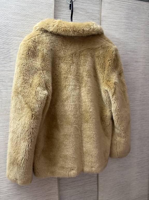 Vero Moda Giacche: Kunst-Fell Jacke Damen Große S – Usato da Thürnen venduto da Yaroc 1