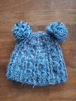 Kinder Mütze blau grau gestrickt mit zwei Bommeln gebraucht