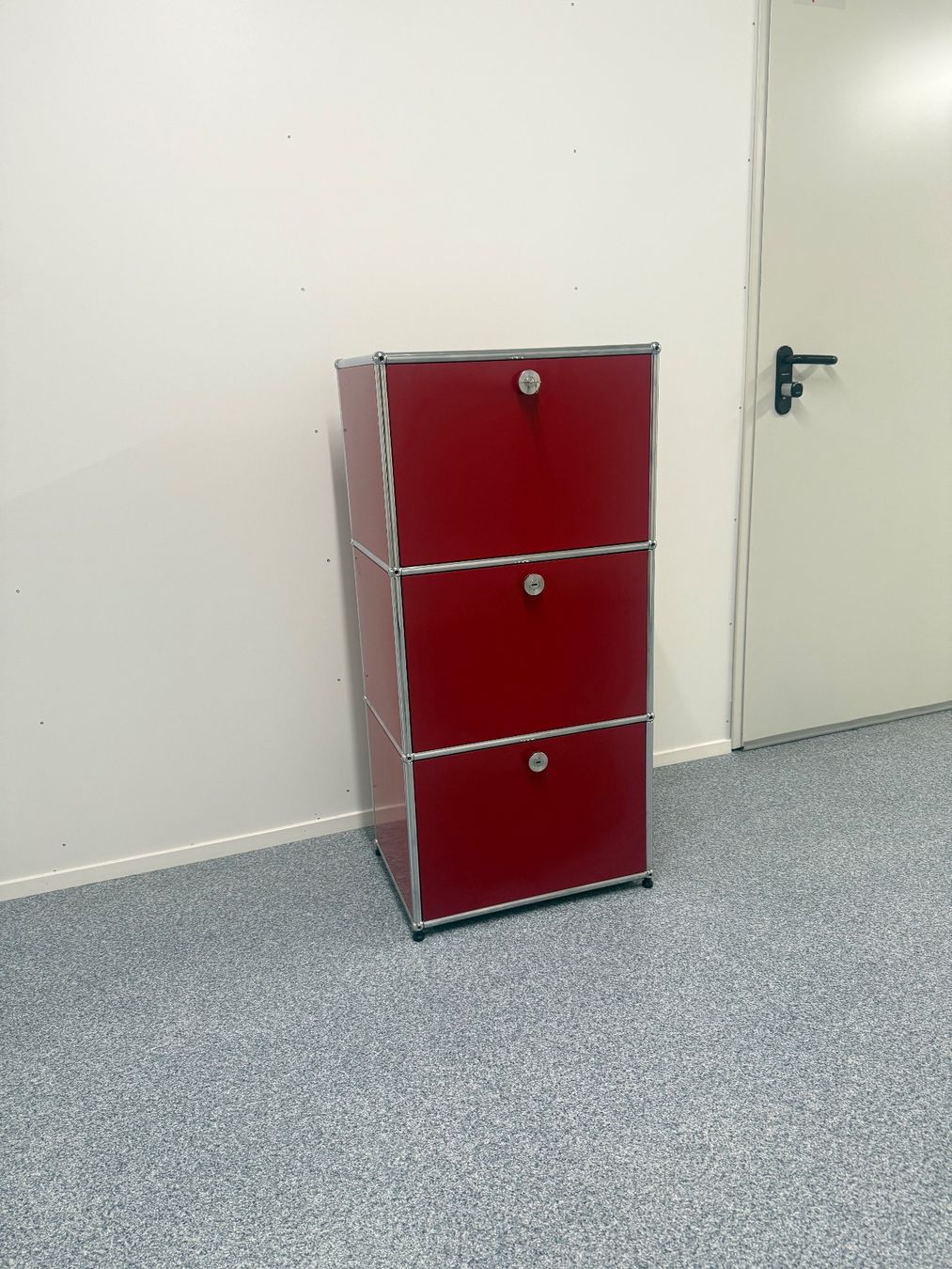 USM Scaffali: USM Haller Regal Rubinrot 1x3 Q1 – Usato da Balsthal venduto da Designhaus.Schmitt 1
