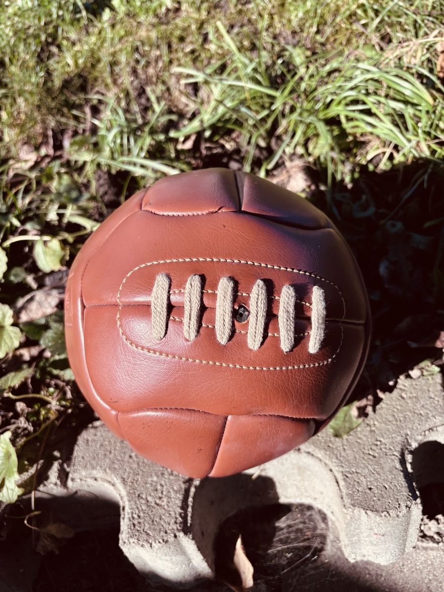 Palloni: Vintage Fussball! – Usato da Rebstein venduto da V4DELUXE 2
