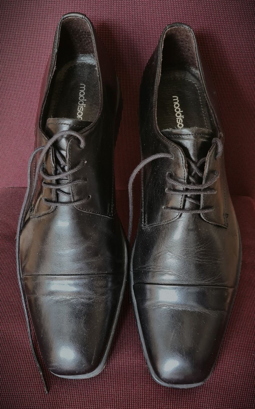 Herrenschuhe: Halbschuhe Herren – Gebraucht aus Islikon von EFH651