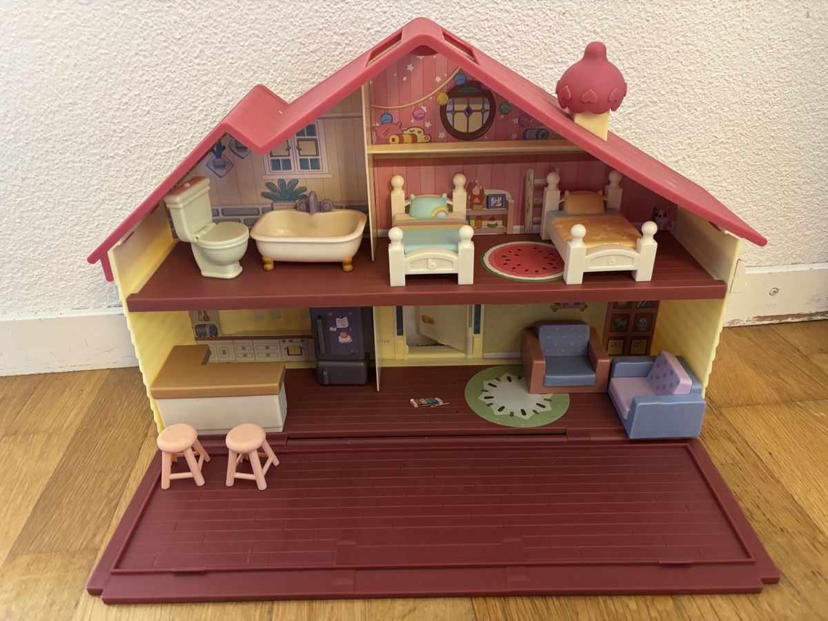 Spielhäuser: Bluey maison – Gebraucht aus Biel/Bienne von Spook7