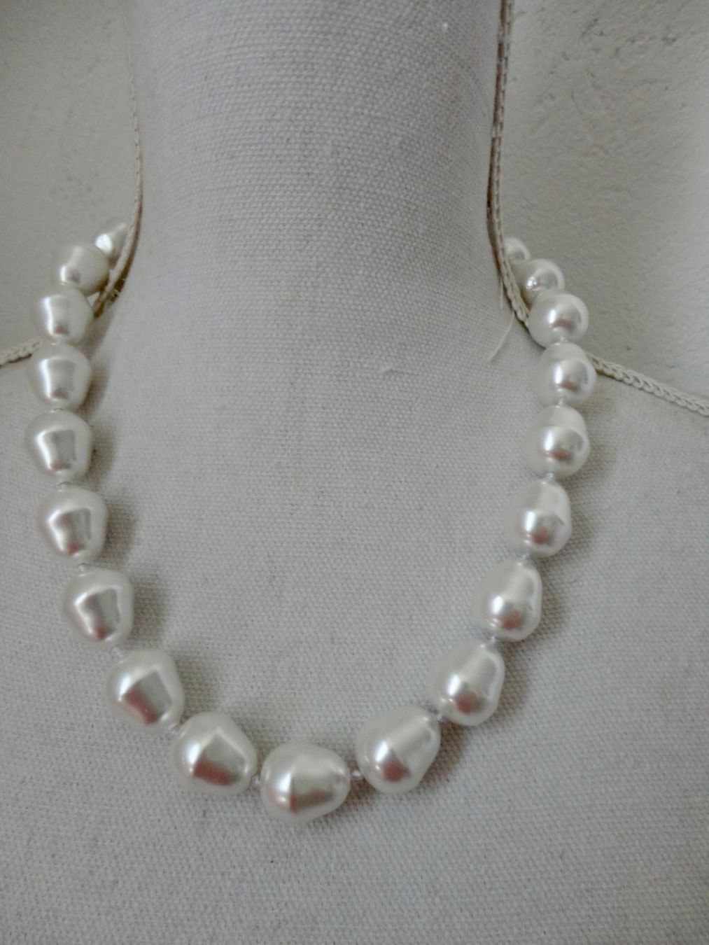 Ketten: Halskette Muschelkernperlen/Imitationsperlen – Neu (gemäss Beschreibung) aus Biberist von tl-schmuck