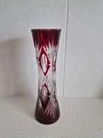 Vase en cristal rouge rubis taillé main, vintage