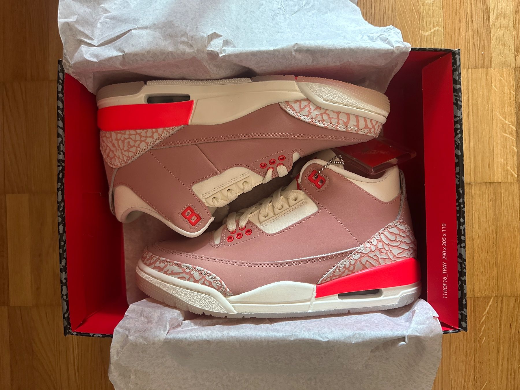 Nike Herrenschuhe: Nike Jordan 3 Retro Rosa Gr. 36.5 – Neu und originalverpackt aus Bern von ykl_jgz8 2