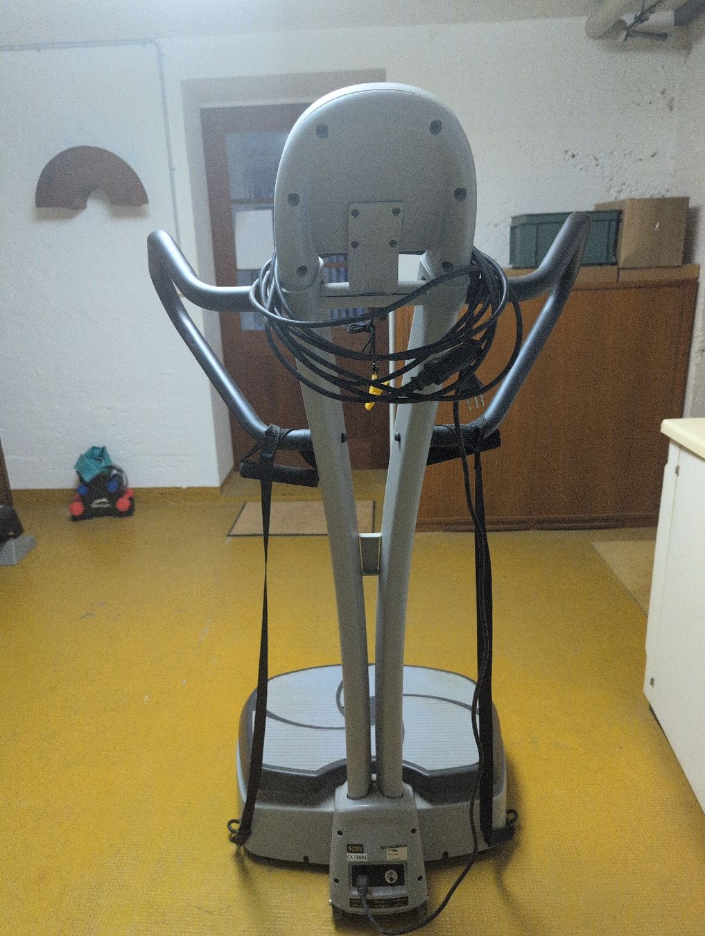 Hometrainer: Bodycult Vibrationsplatte – Usato da Langenthal venduto da abersicher 2