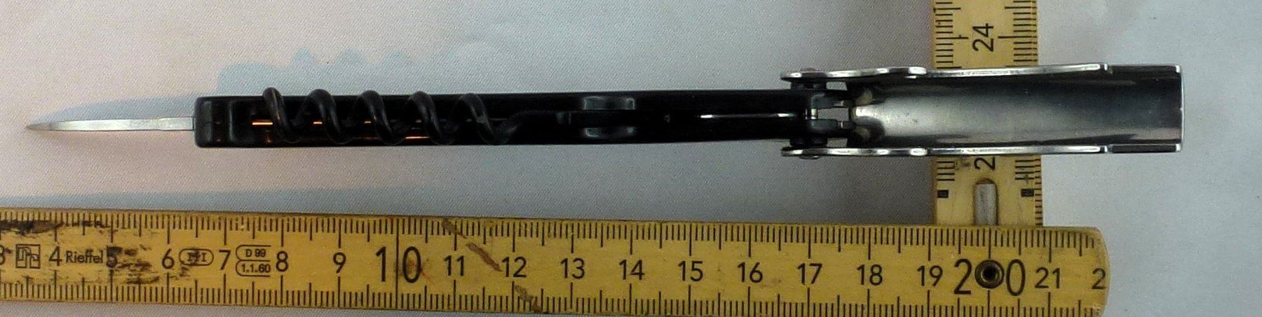 Apribottiglie & Tappi per chiusura: Flaschenöffner Schwarz – Usato da Murgenthal venduto da B.StM 5
