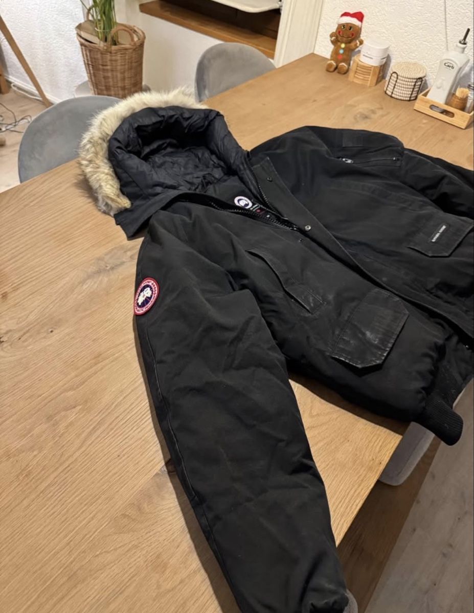 Canada Goose Vestes: Blouson Canada Goose noir M – D'occasion à Biel/Bienne par Lor_jxl2 2