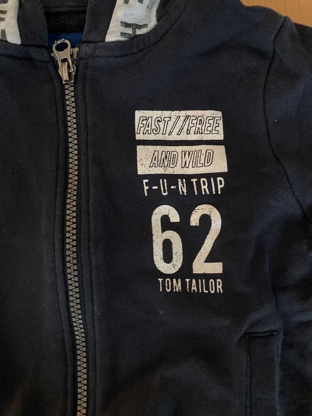 Tom Tailor Pulls et sweat-shirts: Kapuzenpullover "Tom Tailor" – D'occasion à Muttenz par Juvenile33 2