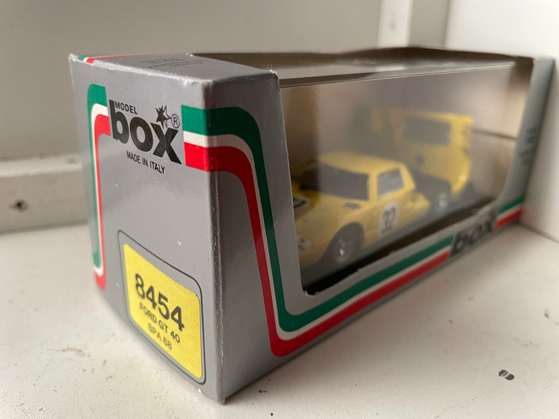 Ford Modellini d'auto: Ford GT 40 1:43 Box SPA – Nuovo e nell'imballaggio originale da Wohlen AG venduto da Erelpowerline