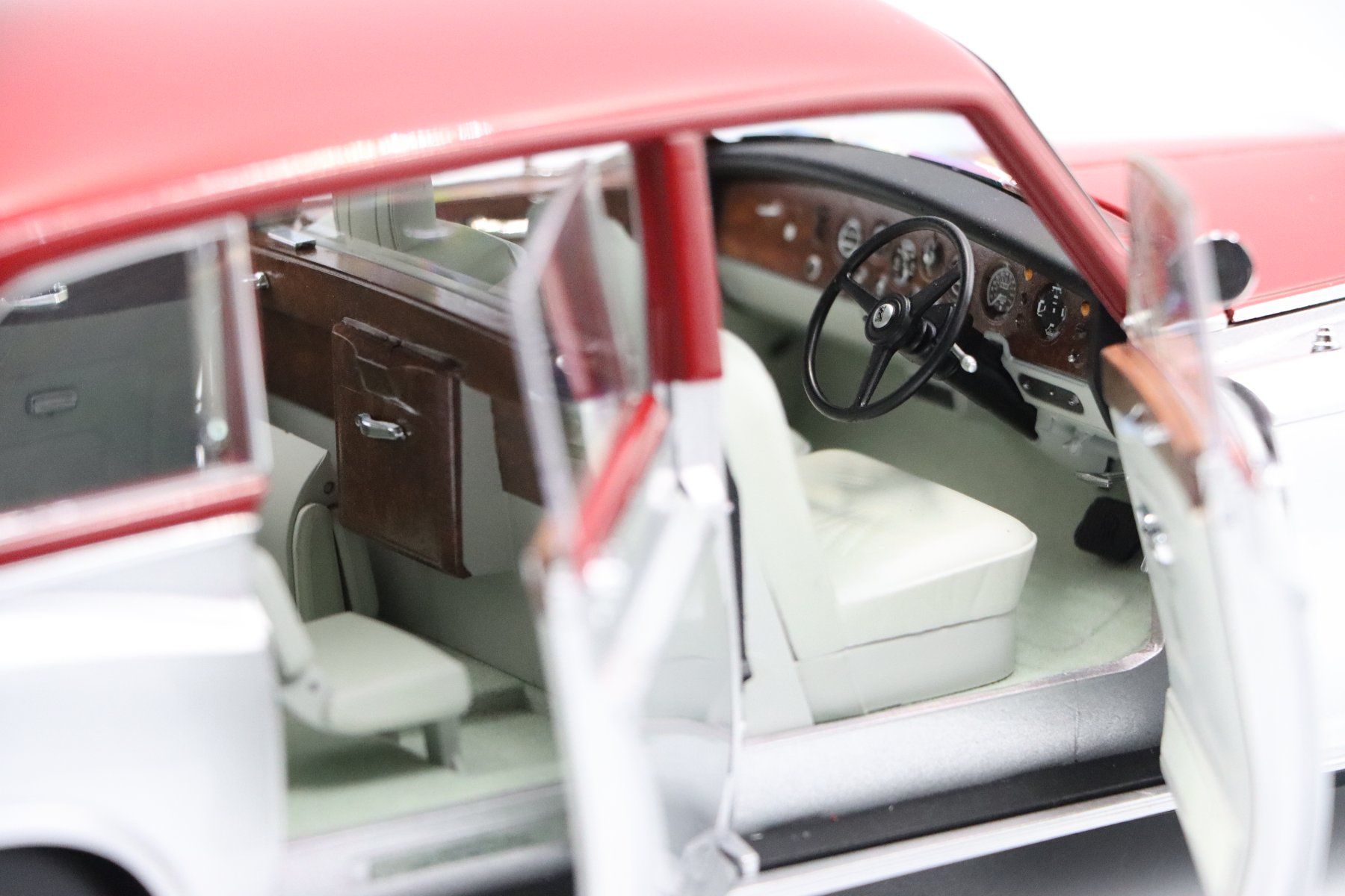 Rolls Royce Modellautos: Rolls Royce Phantom VI EWB 1968 1:18 Kyosho – Neu und originalverpackt aus Bühl b.Aarberg von modelldiecast 8