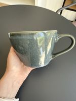 Grosse Vintage Keramik Tasse, blau-grau