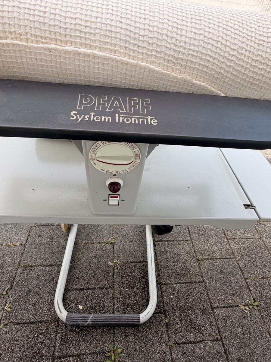 Tutte le macchine: Pfaff Bügelmaschine – Difettoso da Berneck venduto da Lifederer 4