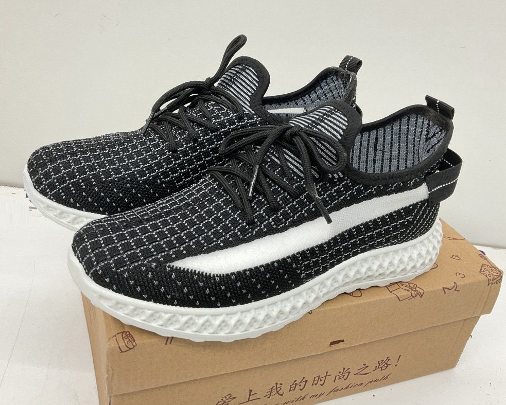 Herrenschuhe: Sportschuhe Gr. 38 – Neu und originalverpackt aus Uerkheim von Kaufoption