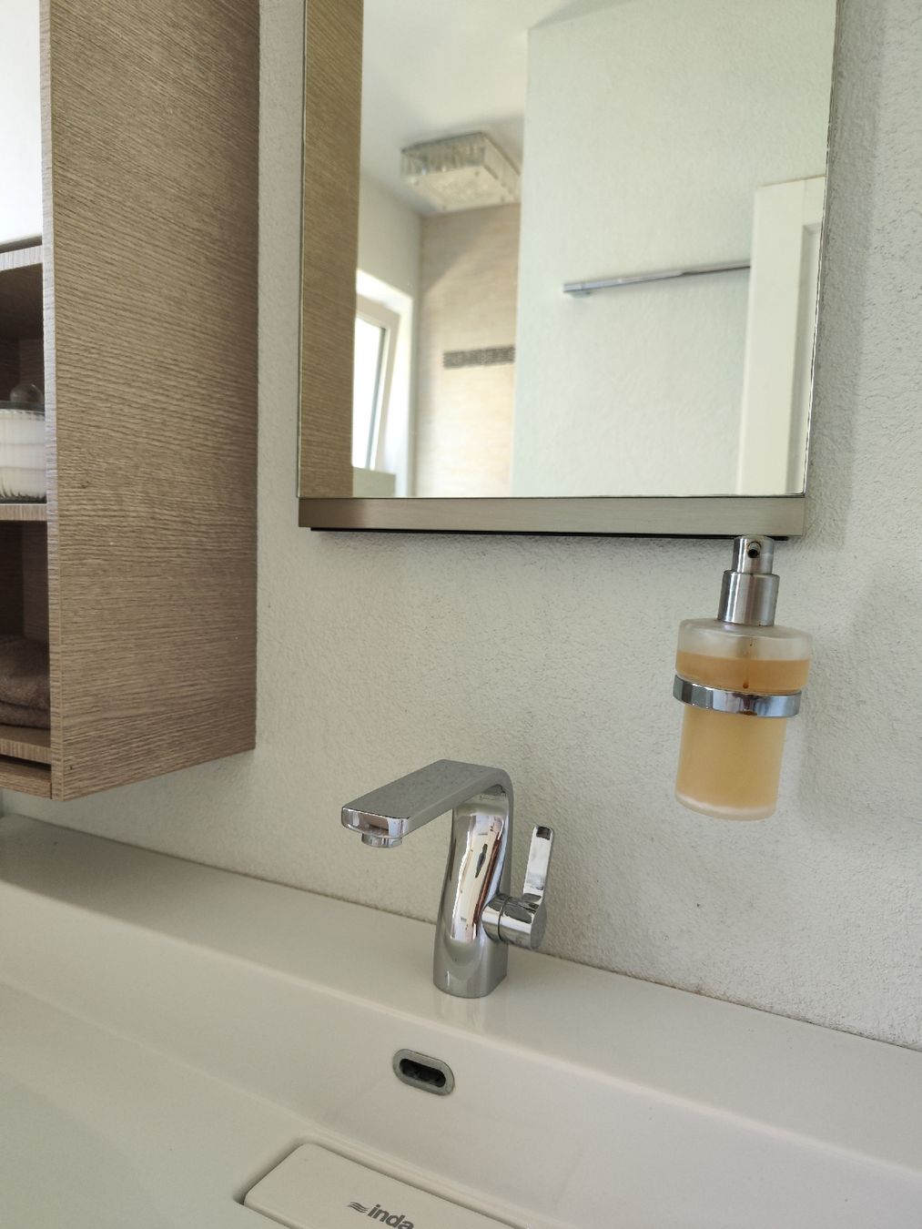 Mobili per bagno: Moderner Badezimmermöbel-Set, Top Zustand! – Usato da Uerikon venduto da paloma61 1