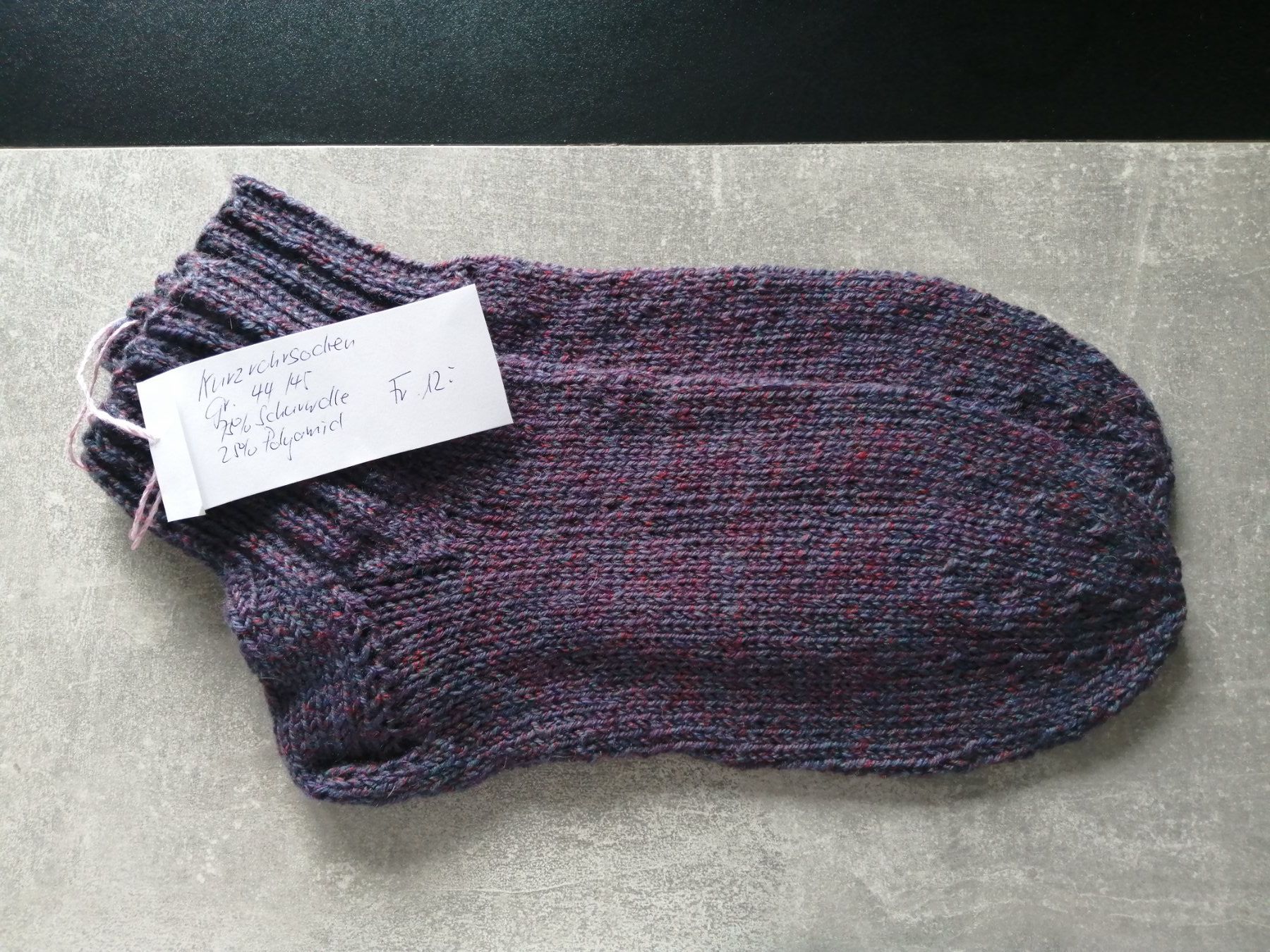 Calze: Kurzrohrsocken handgestrickt, Grösse: 44/45 – Nuovo (secondo la descrizione) da Altstätten SG venduto da willipatricia