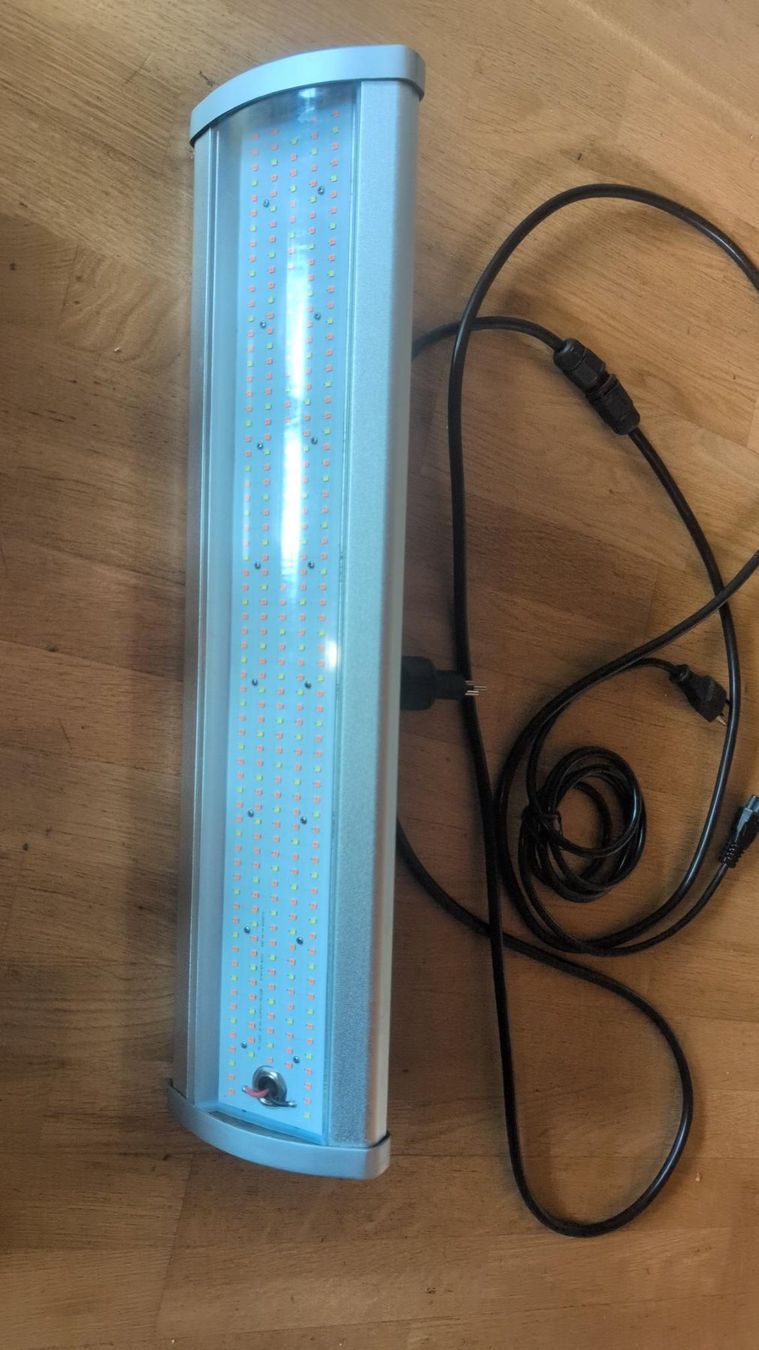 Lampade: LED Grow Light Lampe, Top Zustand – Usato da Urtenen-Schönbühl venduto da anj_h7qx 1