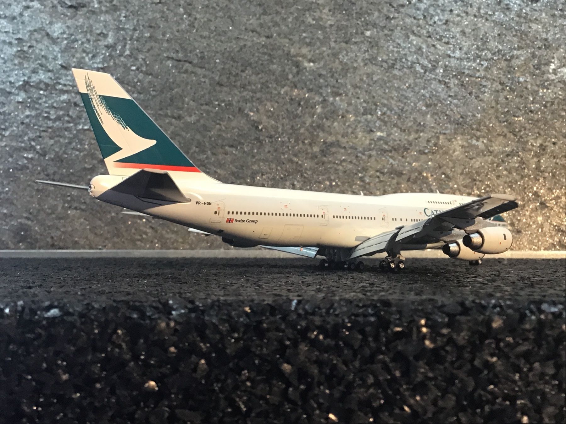 Boeing Kit di modellismo & Modellini statici: BOEING 747-300 CATHAY PACIFIC 1:400 – Usato da Männedorf venduto da Spezial-Modelle 2