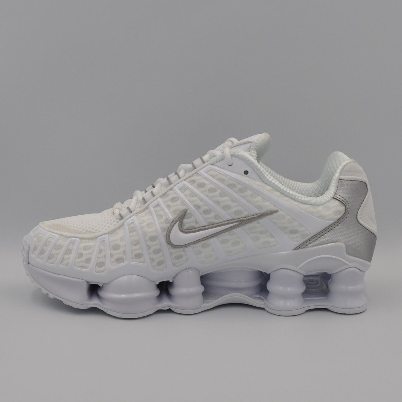 Nike Scarpe da uomo: Nike Shox TL White 44.5 – Nuovo e nell'imballaggio originale da Bern venduto da SneakerheavenLT 2