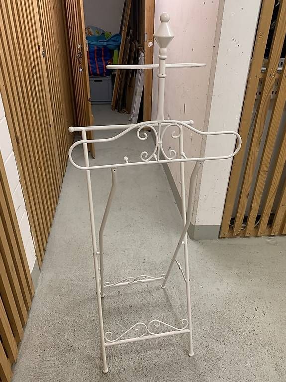 Altro in Decorazioni & Accessori: Kleiderdiener/ständer – Usato da Moosseedorf venduto da lor_q9bd 3
