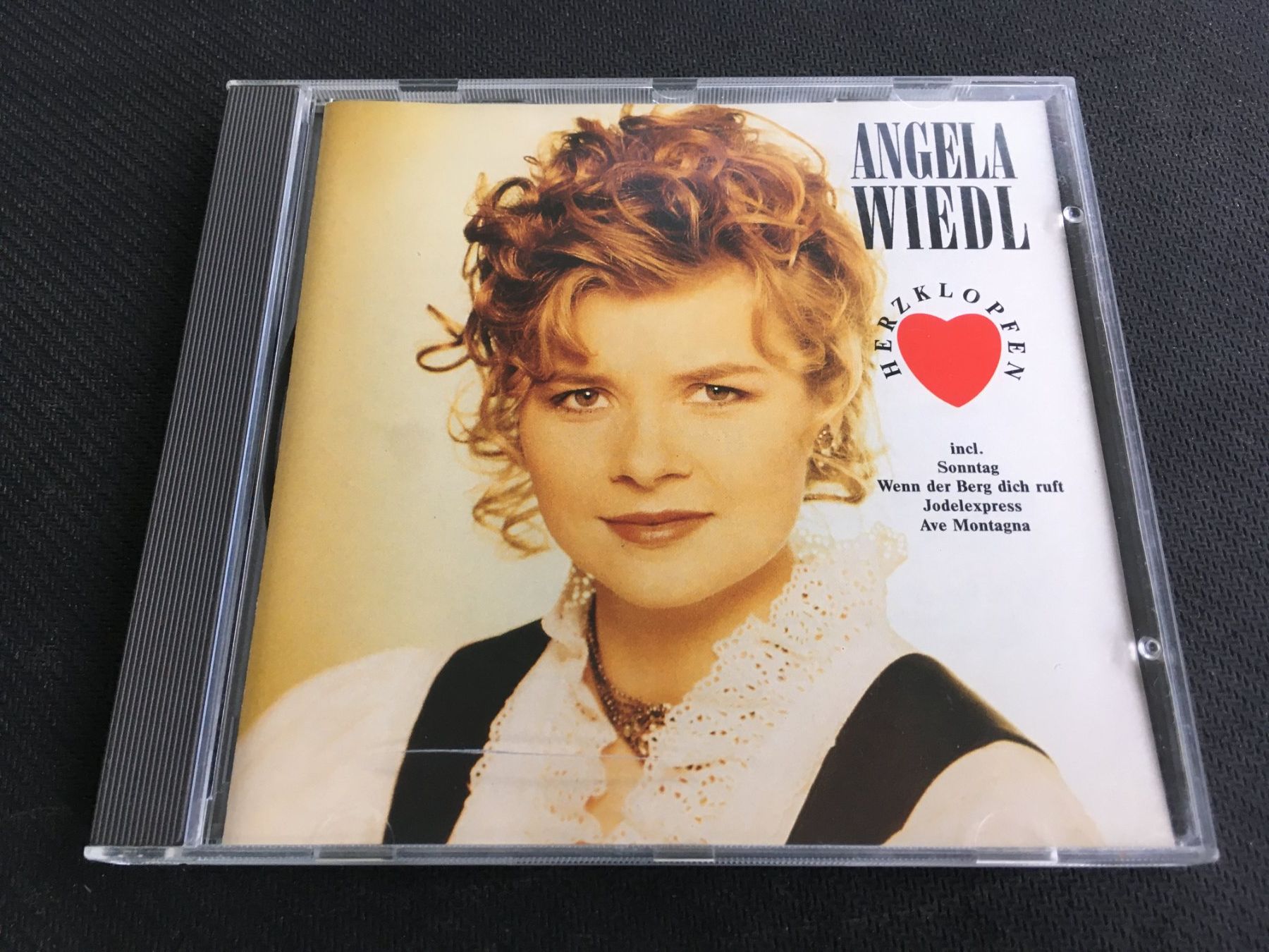 CD: Angela Wiedl - Herzklopfen -CD- – Usato da St.Gallen venduto da MedienJoe