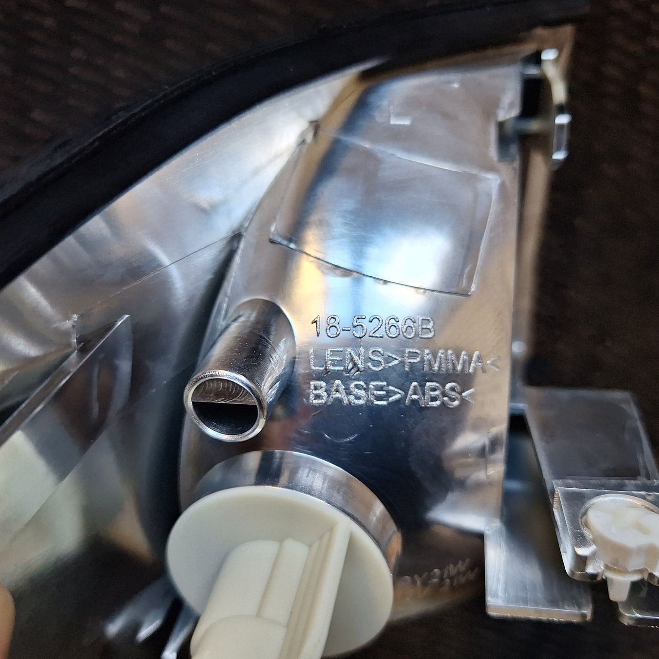 Audi Tutti pezzi di ricambio auto: Feux de position Audi A6 ancien modèle – Nuovo e nell'imballaggio originale da Clarmont venduto da sim_gnw6 1