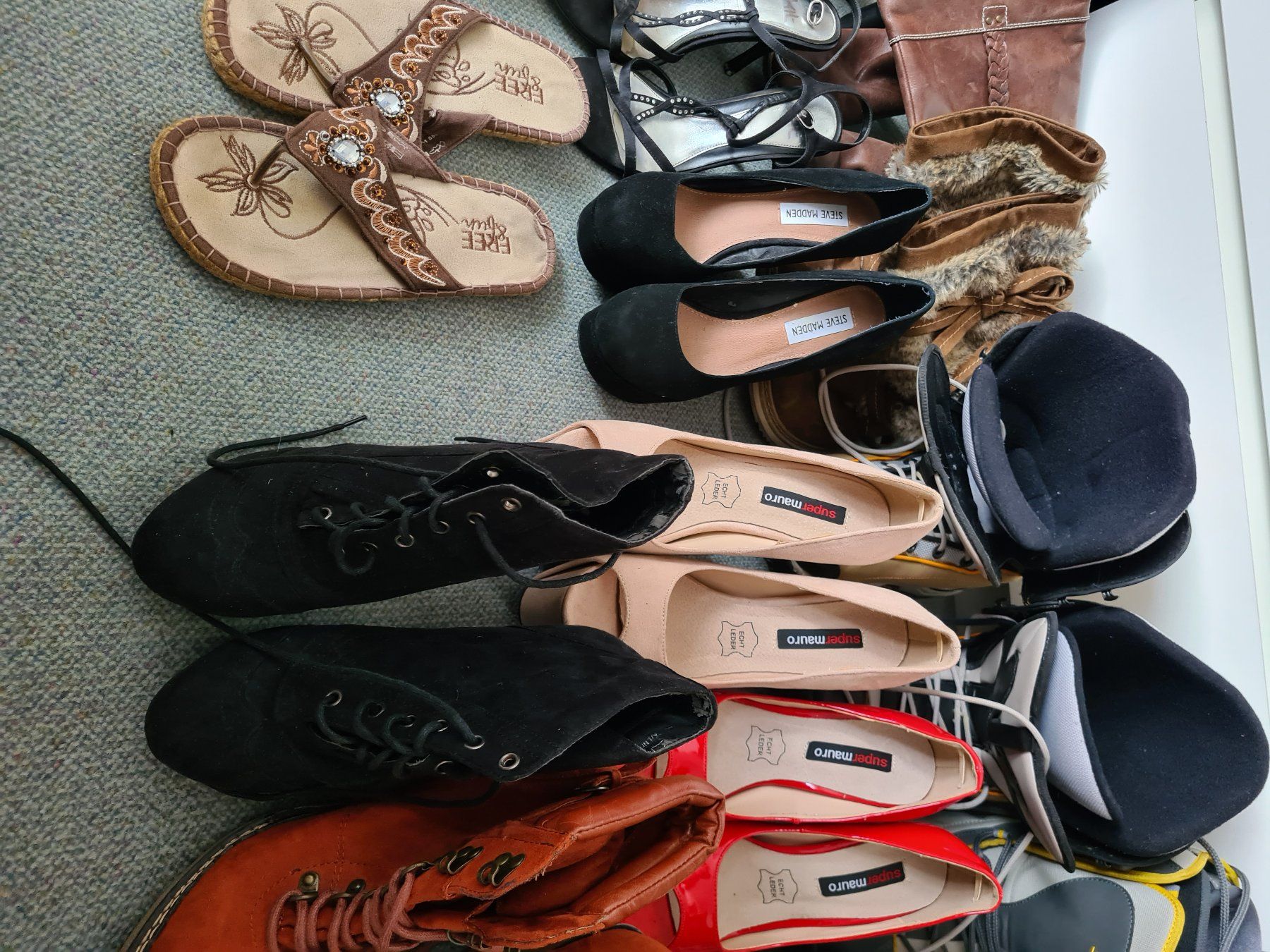Scarpe da donna: Damenschuhe / Snowboardschuhe – Usato da Bilten venduto da Thebest0 2