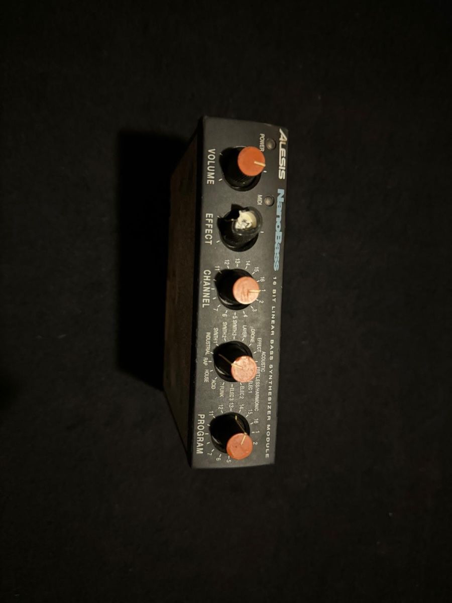 Alesis Strumenti musicali: Alesis NanoBass synthesizer module – Usato da Birr venduto da nbsound