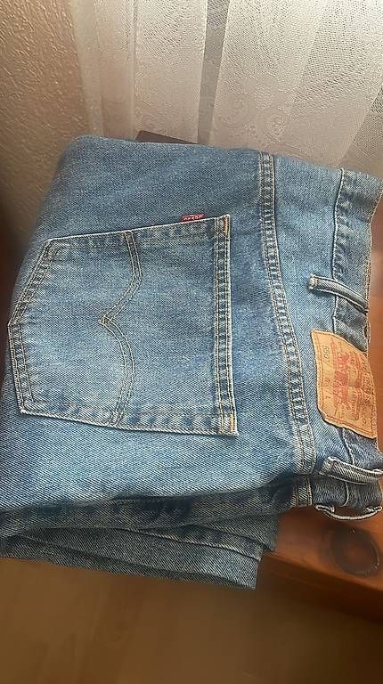 Jeans: Levi Strauss Jeans – Usato da Kirchdorf AG venduto da Powhatan
