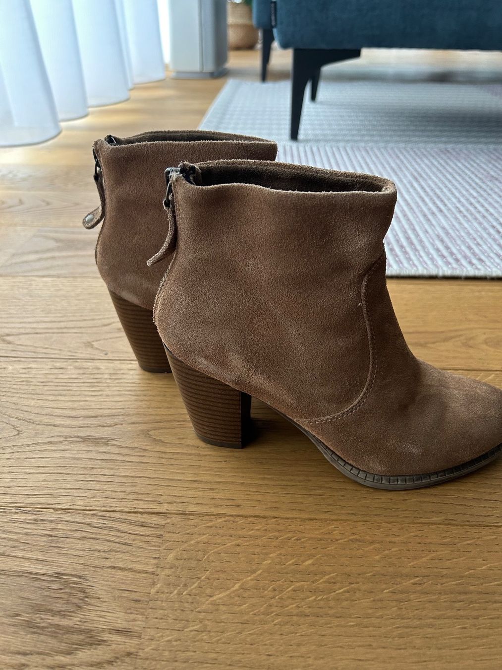 Chaussures femmes: Stiefelette Grösse 36 Leder – D'occasion à Birmenstorf AG par Reninata