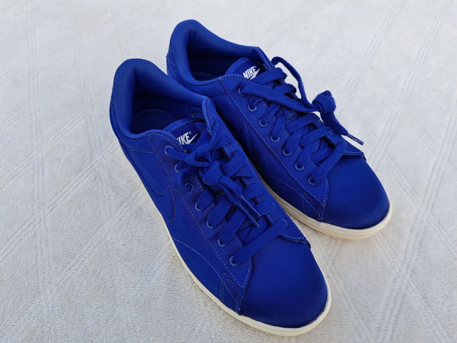 Nike Scarpe da donna: NEU! Violette Nike Sneaker Gr. 40 – Nuovo e nell'imballaggio originale da Gysenstein venduto da joshuas81 1
