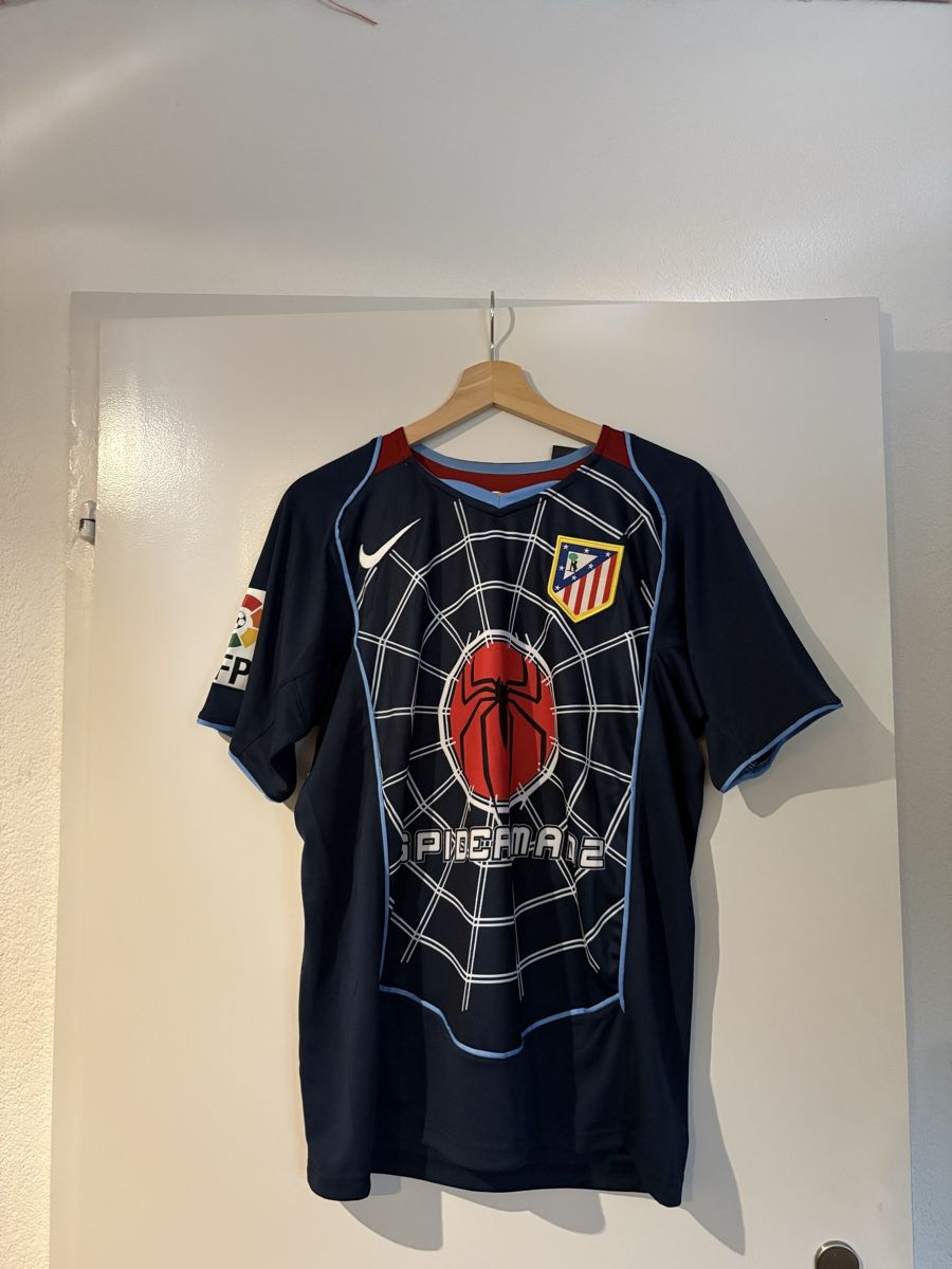 Canottiere & Pantaloni: Atletico Madrid Trikot – Nuovo (secondo la descrizione) da Ittigen venduto da tobias.63