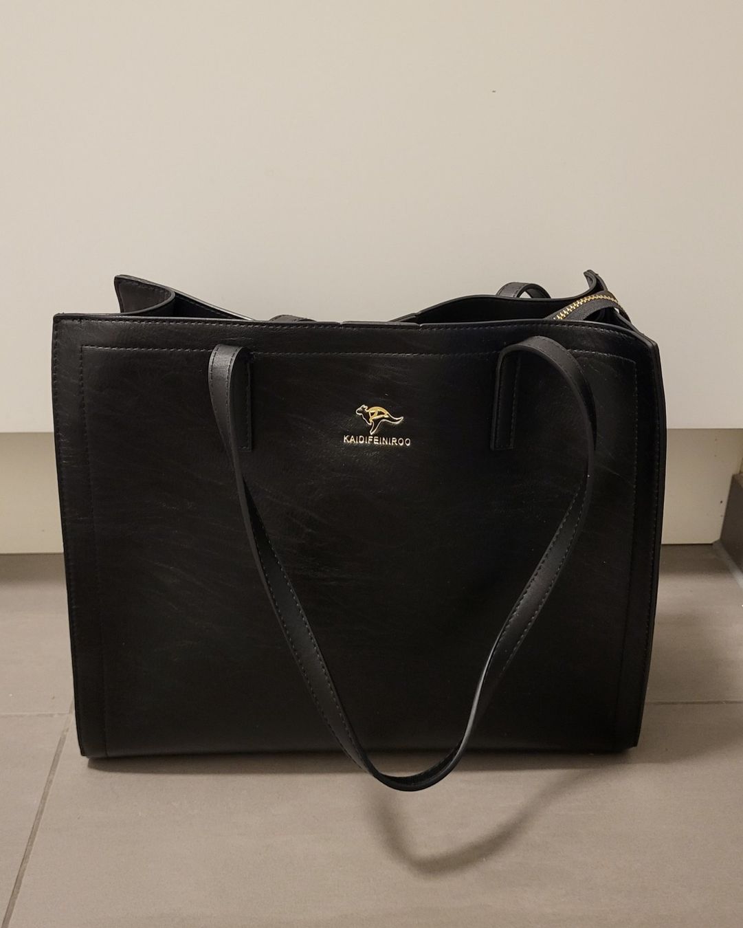 Borse da donna: Sac noir en cuir – Nuovo e nell'imballaggio originale da Fribourg venduto da VictoriaShop7
