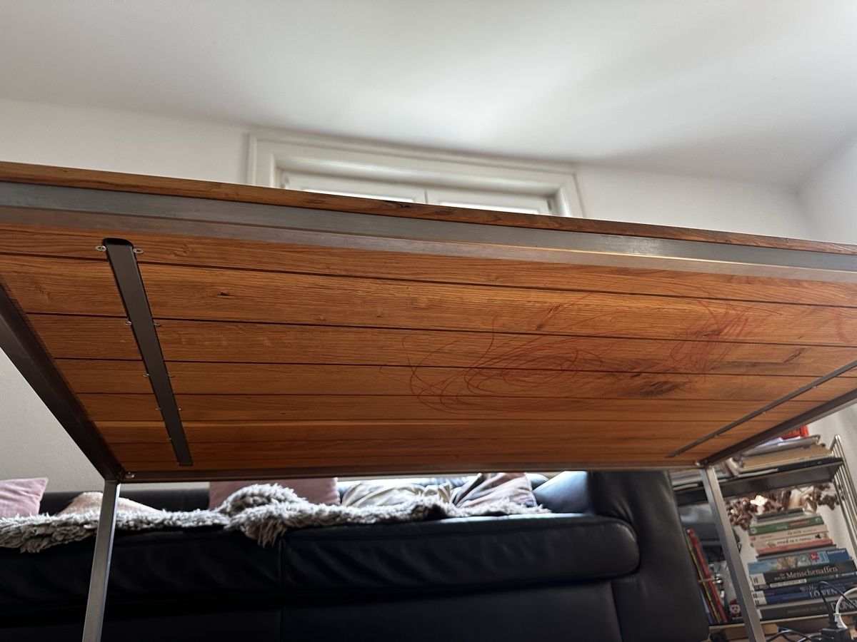Tavoli: Couchtisch aus massiver Eiche mit Metallgestell – Usato da Biel/Bienne venduto da Violetbutterfly 2