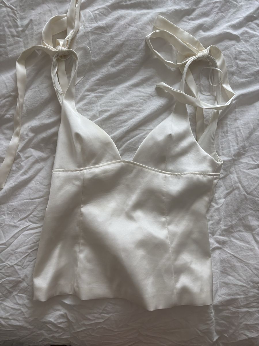 Zara Top: Zara Top 36 – Nuovo (secondo la descrizione) da Zürich venduto da Salomej011