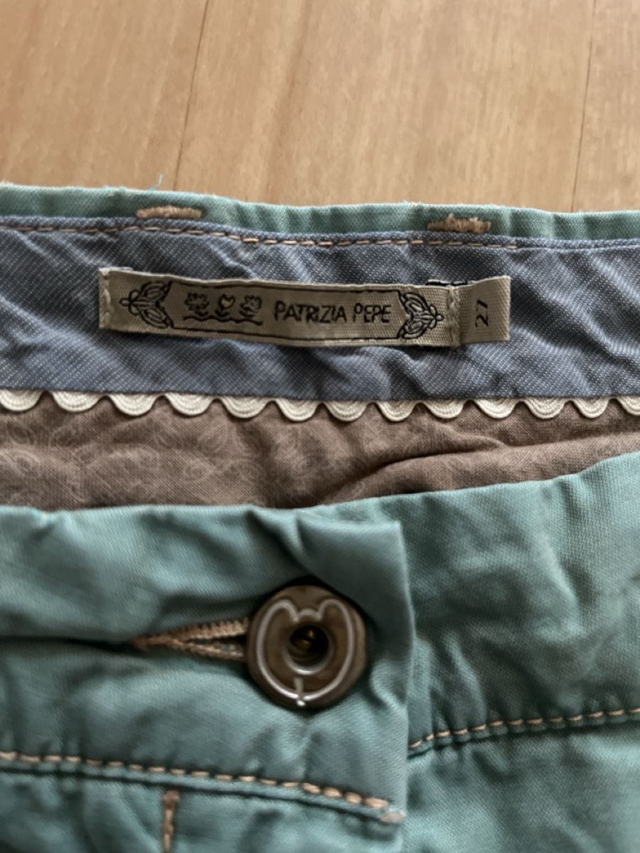 Patrizia Pepe Pantaloni: Stoffhose von Partizia Pepe, Gr 27 – Usato da Zürich venduto da Deyaso 2