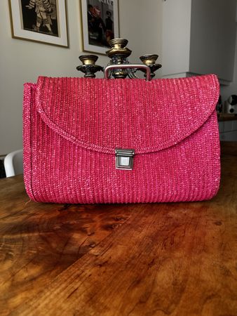 Sac pochette fuschia tressé format 30x42cm 