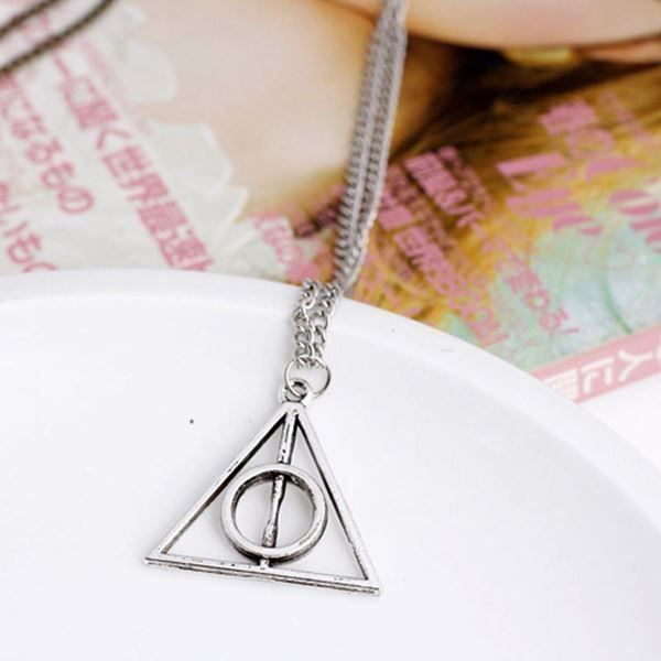Ketten: Harry Potter Halskette mit Deathly Hallows silbern – Neu und originalverpackt aus St. Margarethen TG von ursk10 1
